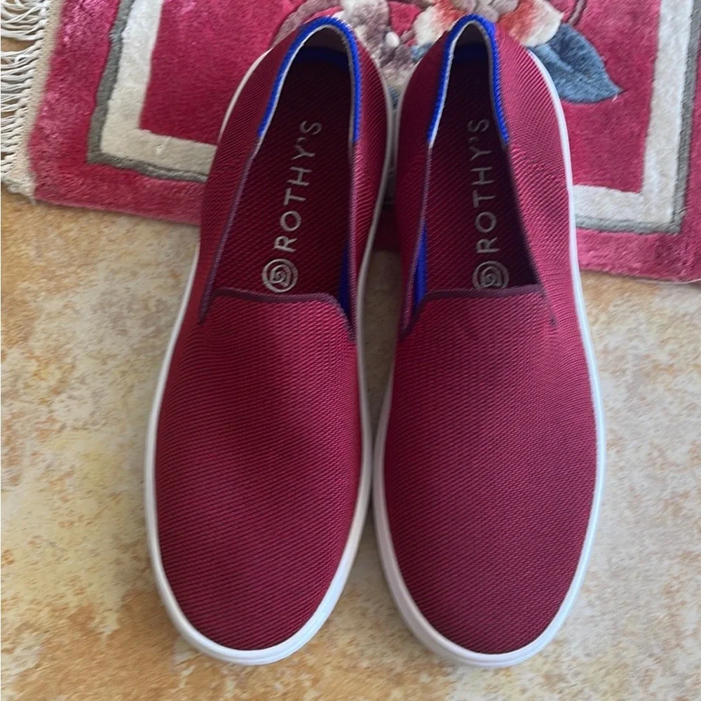 Rothy’s garnets woman’s size 8.5 slides on sneakers